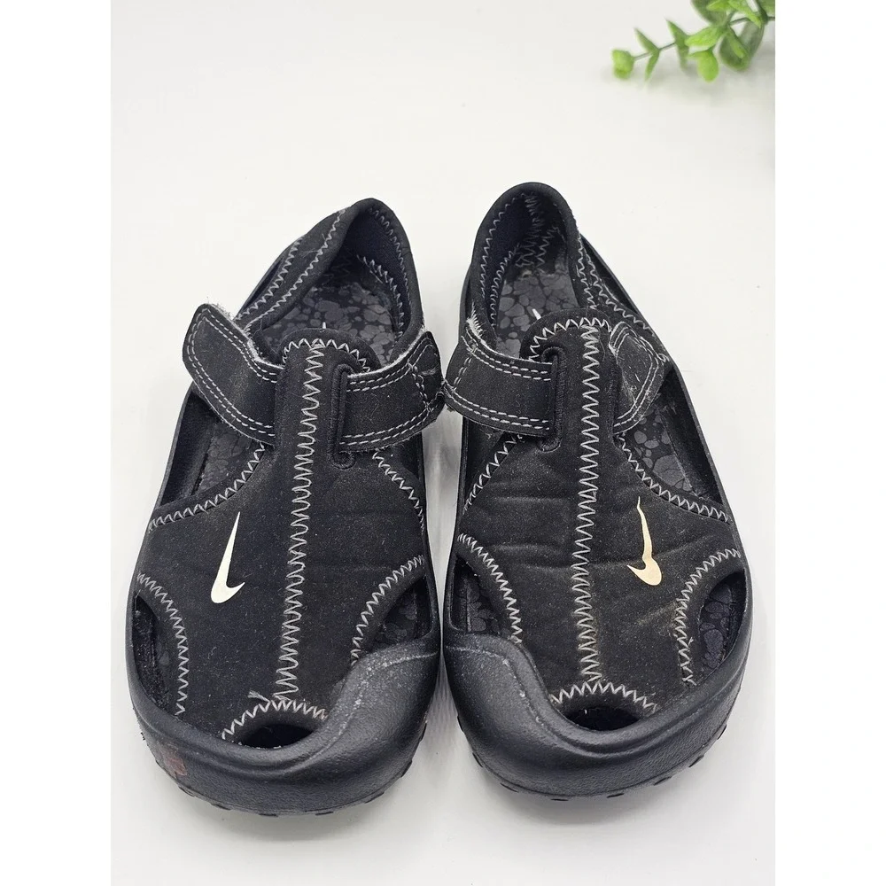 Nike color black